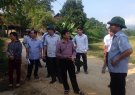 Đ/c Phạm Đăng Lực - Chủ tịch UBND Huyện kiểm tra công tác Xây dựng Nông thôn mới tại xã Giao An.