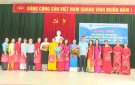 Hội LHPN xã Tân Phúc tổ chức lễ kết nạp hội viên danh dự và tọa đàm kỷ niệm ngày thành lập Hội LHPN Việt Nam